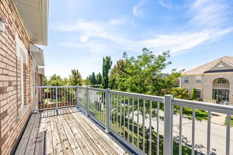 Photo 31 at 73 Hollywood Hill Circle, Vellore Village, Vaughan