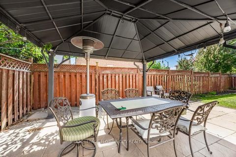Photo 34 at 73 Hollywood Hill Circle, Vellore Village, Vaughan