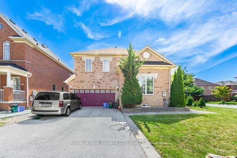 Photo 37 at 73 Hollywood Hill Circle, Vellore Village, Vaughan