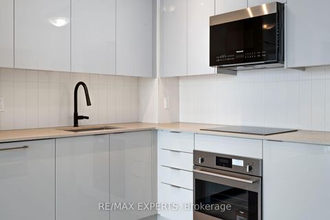 Photo 8 at 2521 - 10 Abeja Street, Concord, Vaughan