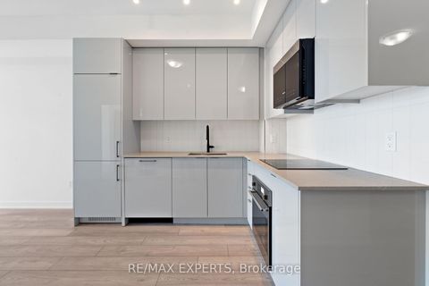 Photo 9 at 2521 - 10 Abeja Street, Concord, Vaughan