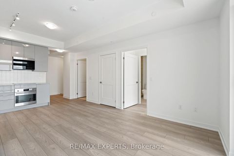 Photo 16 at 2521 - 10 Abeja Street, Concord, Vaughan