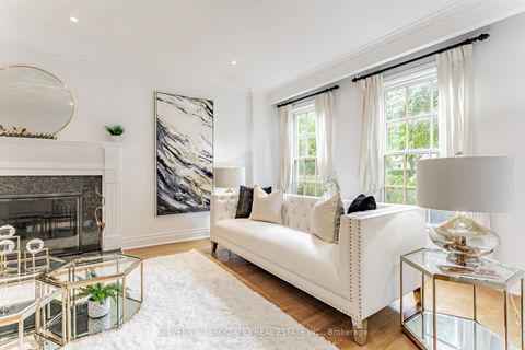 Photo 3 at 123 Lord Seaton Road, Windfields, Toronto
