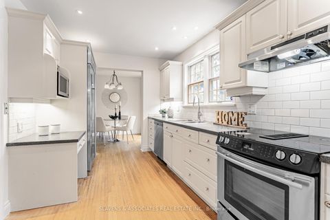 Photo 12 at 123 Lord Seaton Road, Windfields, Toronto