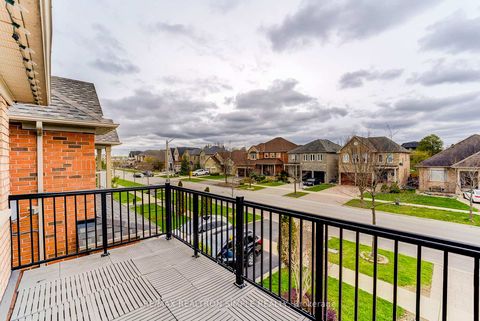 Photo 4 at 60 Regatta Avenue, Oak Ridges, Richmond Hill Photo 4 at 60 Regatta Avenue, Oak Ridges, Richmond Hill