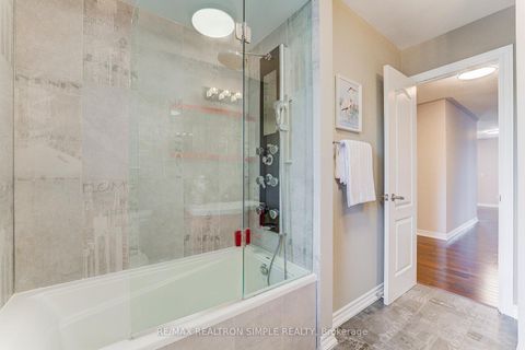Photo 8 at 60 Regatta Avenue, Oak Ridges, Richmond Hill Photo 8 at 60 Regatta Avenue, Oak Ridges, Richmond Hill