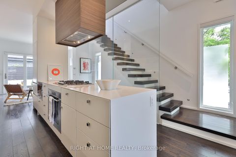 Photo 4 at 207 Claremont Street, Bellwoods, Toronto