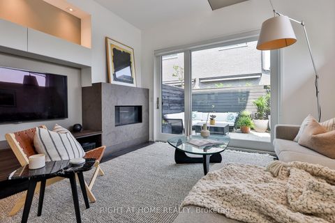 Photo 7 at 207 Claremont Street, Bellwoods, Toronto