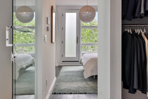 Photo 11 at 207 Claremont Street, Bellwoods, Toronto