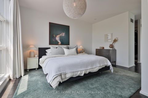 Photo 13 at 207 Claremont Street, Bellwoods, Toronto
