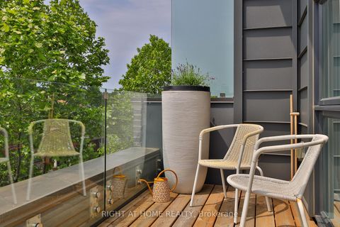 Photo 15 at 207 Claremont Street, Bellwoods, Toronto