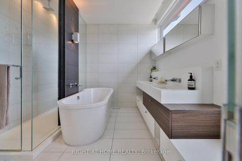 Photo 17 at 207 Claremont Street, Bellwoods, Toronto