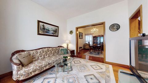 Photo 8 at 90 Westmoreland Avenue, Junction, Toronto