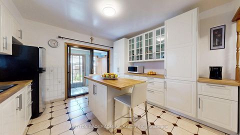 Photo 15 at 90 Westmoreland Avenue, Junction, Toronto