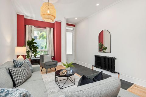 Photo 1 at 690 Adelaide Street W, Niagara, Toronto