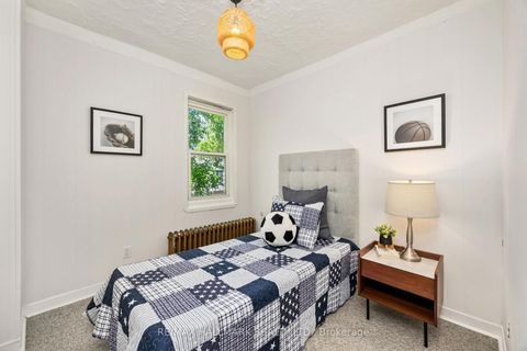 Photo 15 at 690 Adelaide Street W, Niagara, Toronto