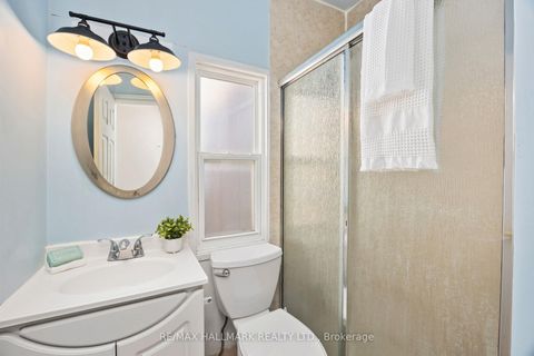 Photo 16 at 690 Adelaide Street W, Niagara, Toronto