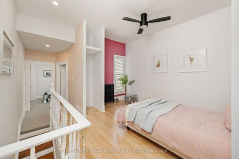 Photo 18 at 690 Adelaide Street W, Niagara, Toronto