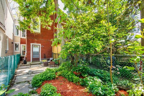 Photo 25 at 690 Adelaide Street W, Niagara, Toronto