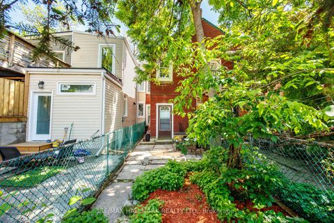 Photo 26 at 690 Adelaide Street W, Niagara, Toronto