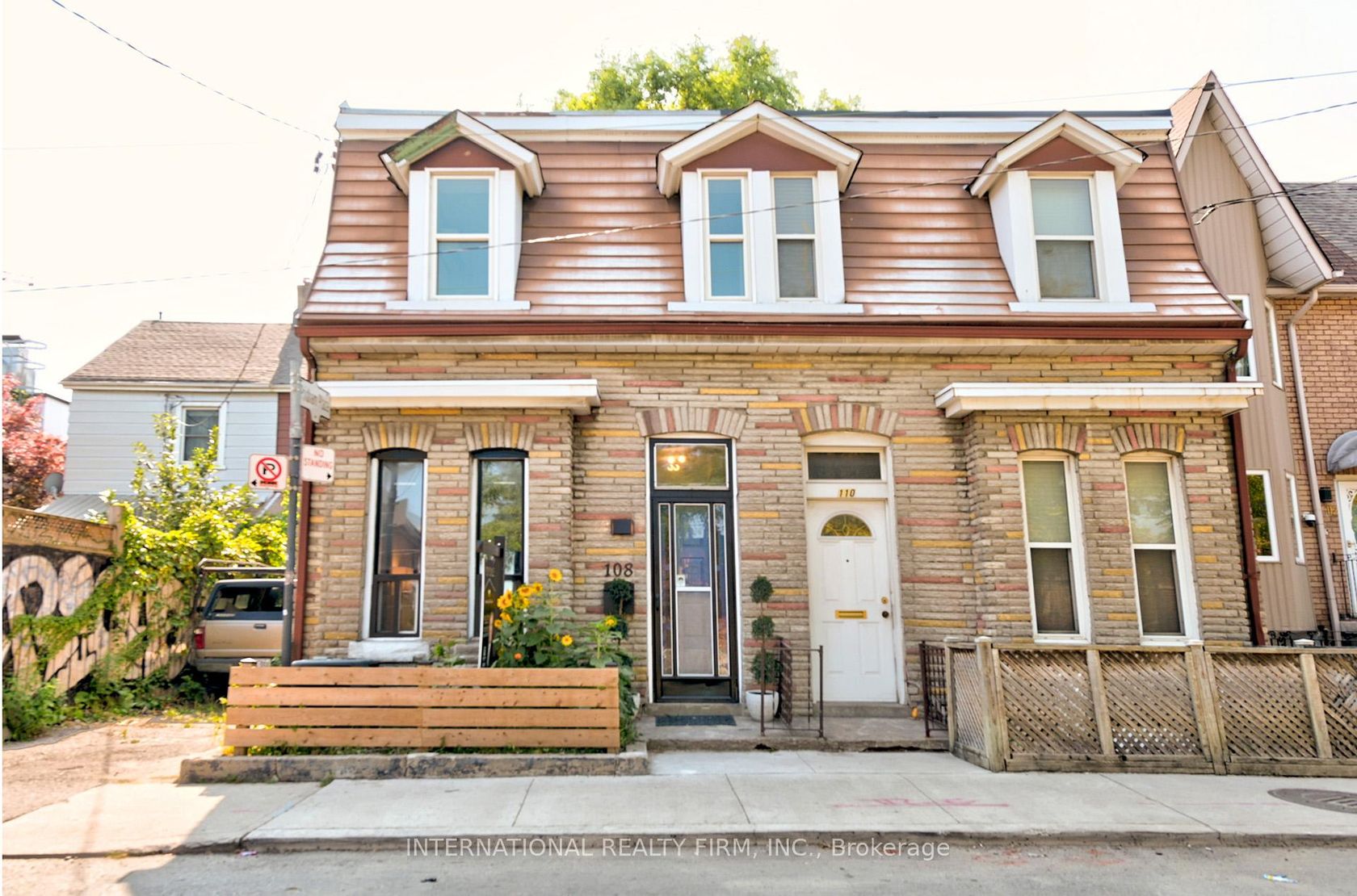 108 Shaw Street, Bellwoods, Toronto by Loree Meneguzzi Real Estate 108 Shaw Street, Bellwoods, Toronto