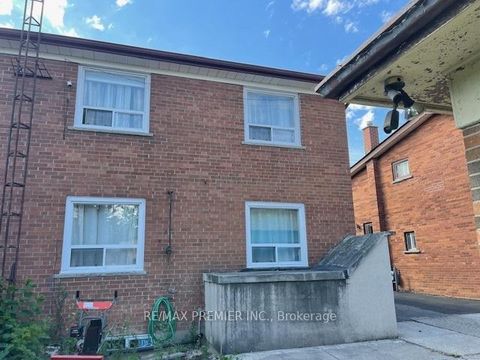 Photo 5 at 6 Gotham Court, Amesbury, Toronto
