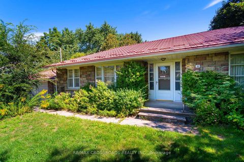 Photo 4 at 11 Faircroft Boulevard, Cliffcrest, Toronto