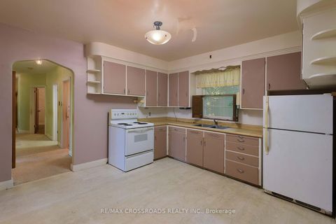 Photo 9 at 11 Faircroft Boulevard, Cliffcrest, Toronto