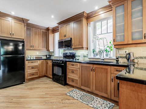 Photo 9 at 209 Arlington Avenue, Cedarvale, Toronto