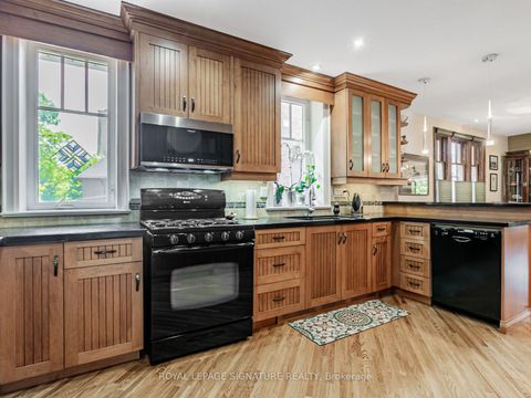 Photo 10 at 209 Arlington Avenue, Cedarvale, Toronto