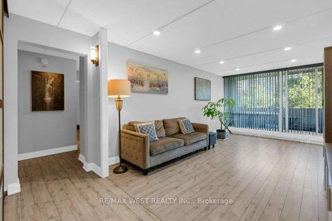Photo 4 at 203 - 2 Glamorgan Avenue, Dorset Park, Toronto