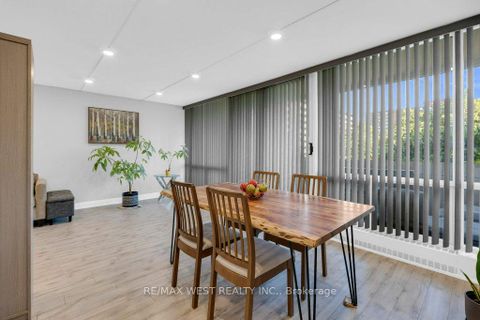 Photo 7 at 203 - 2 Glamorgan Avenue, Dorset Park, Toronto