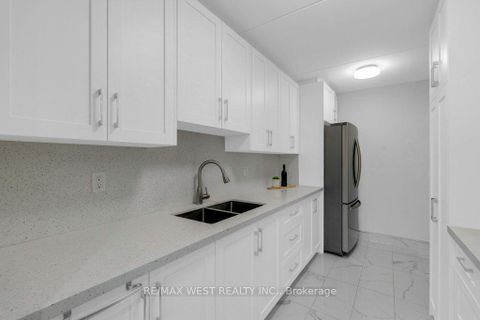 Photo 12 at 203 - 2 Glamorgan Avenue, Dorset Park, Toronto
