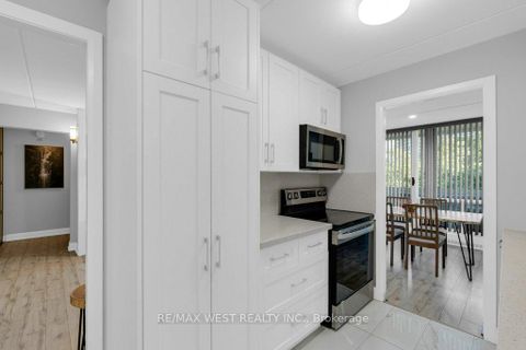 Photo 14 at 203 - 2 Glamorgan Avenue, Dorset Park, Toronto