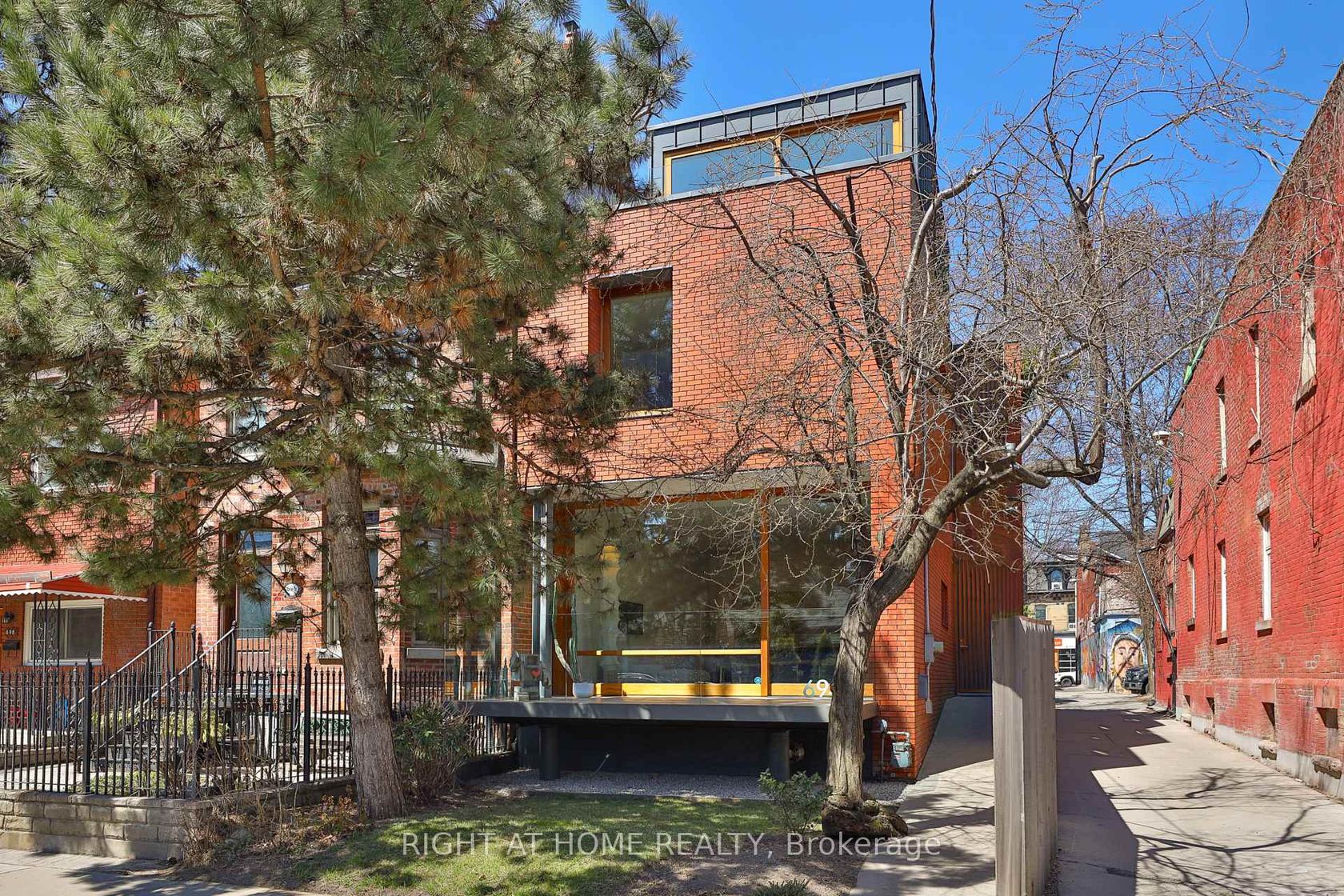694 Richmond Street W, Niagara, Toronto 