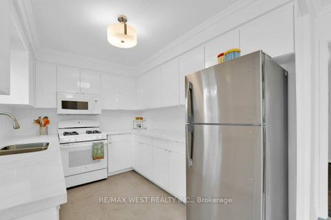 Photo 9 at 1 Langford Street, Harding, Richmond Hill