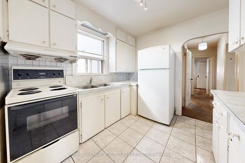 Photo 14 at 18 Stephen Drive, Queensway, Toronto