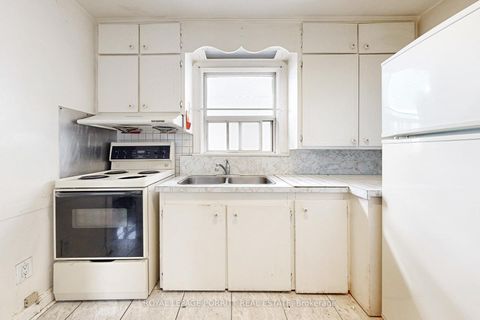 Photo 16 at 18 Stephen Drive, Queensway, Toronto