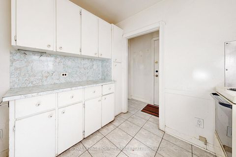 Photo 17 at 18 Stephen Drive, Queensway, Toronto