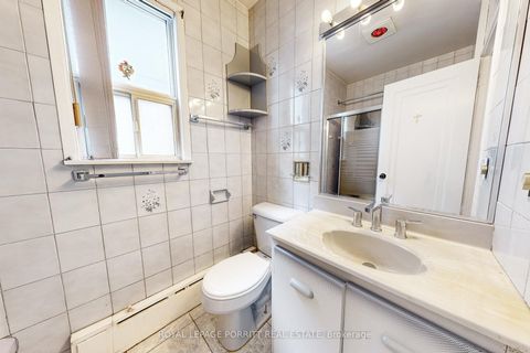 Photo 18 at 18 Stephen Drive, Queensway, Toronto