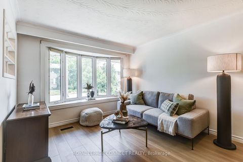 Photo 2 at 53 Glory Crescent, West Hill, Toronto