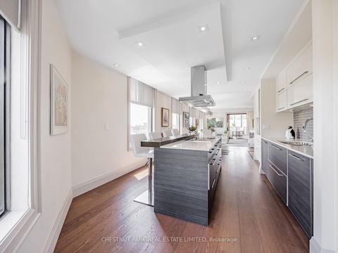 Photo 12 at 8 - 423 Avenue Road, St. Clair, Toronto