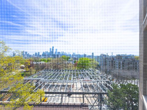Photo 29 at 8 - 423 Avenue Road, St. Clair, Toronto