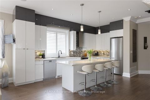 Photo 7 at 82 Brant Street, CO Central, Oakville