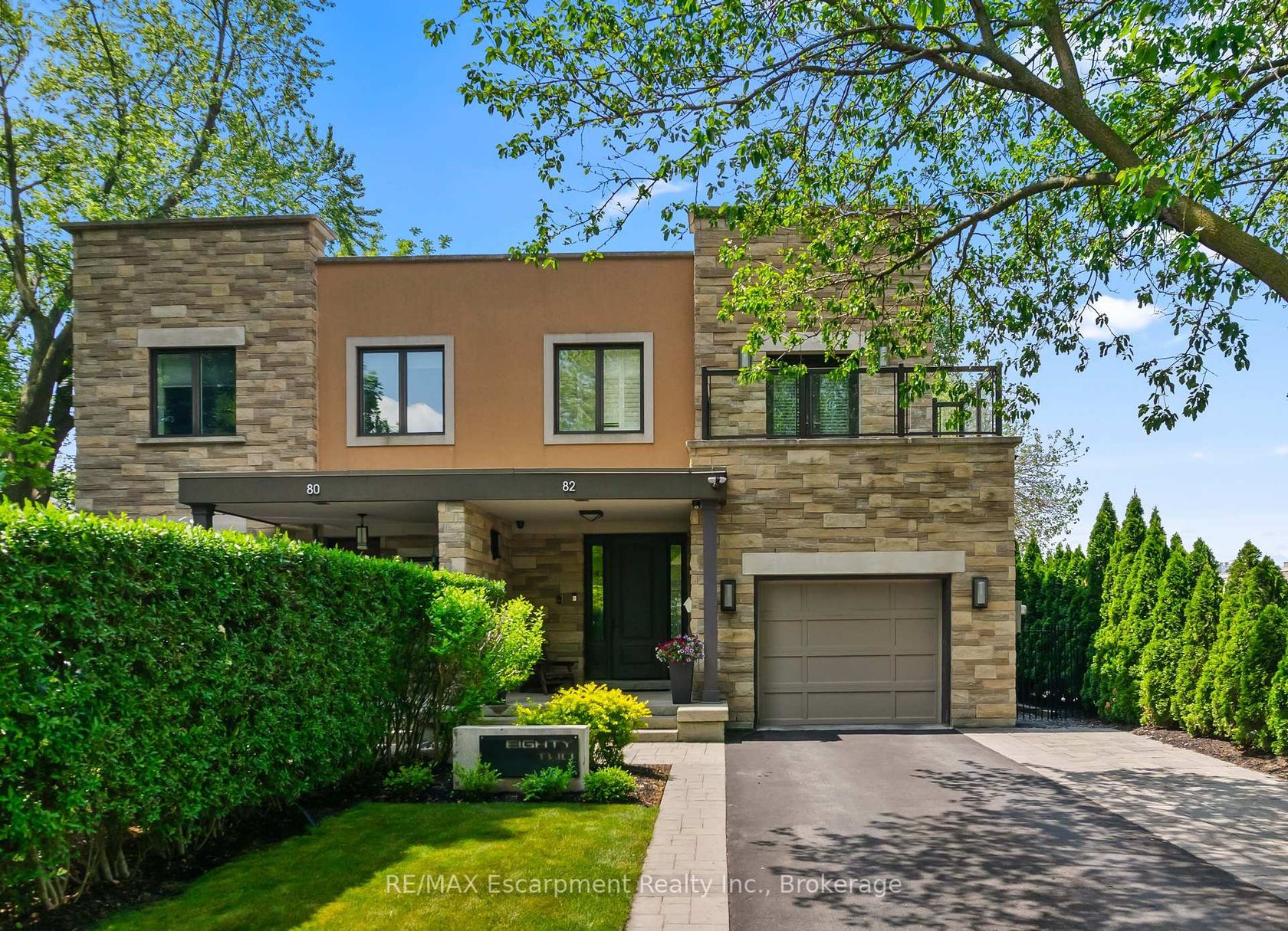 82 Brant Street, CO Central, Oakville 