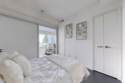 Photo 13 at 3903 - 1 Bloor Street E, Yonge Corridor, Toronto