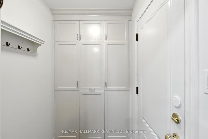 Photo 18 at 100 Eleanor Circle, South Richvale, Richmond Hill