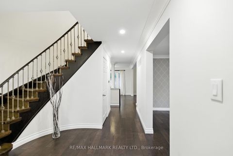 Photo 6 at 100 Eleanor Circle, South Richvale, Richmond Hill