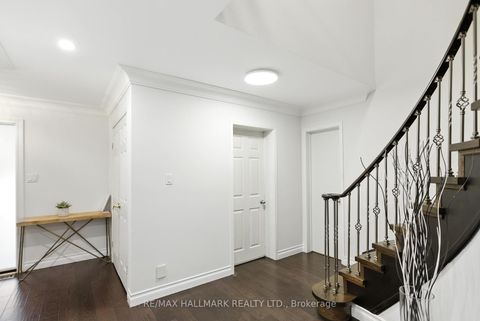 Photo 7 at 100 Eleanor Circle, South Richvale, Richmond Hill