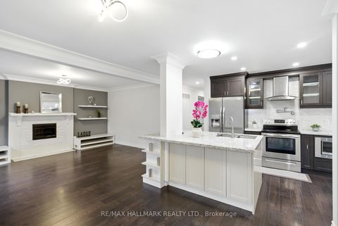 Photo 11 at 100 Eleanor Circle, South Richvale, Richmond Hill